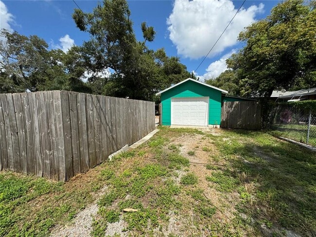 Building Photo - 4108 10th Ave N