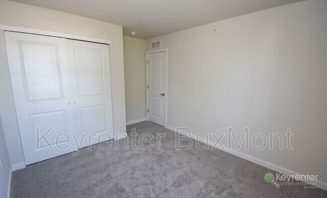 Building Photo - 4991 Franklin Cir