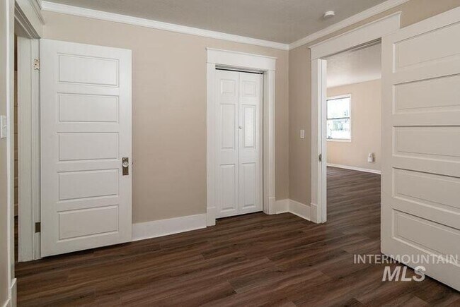 Building Photo - Charming 2 Bed, 1 Bath Single-Family Home ...