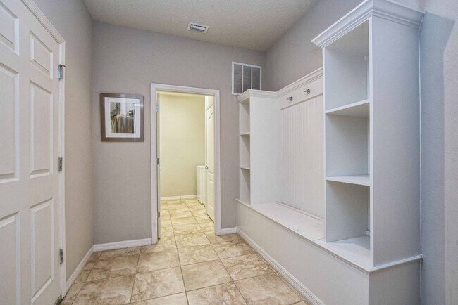 Building Photo - 2117 Malta Terrace