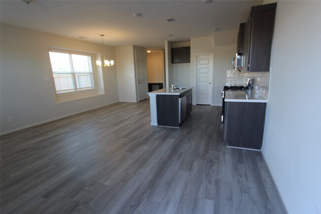 Building Photo - 27802 Western Crk Ct