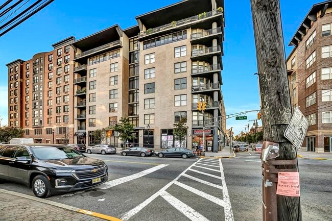 Building Photo - 4315 PARK Ave