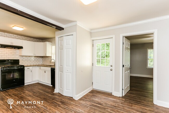 Building Photo - 1431 Cobb Branch Dr