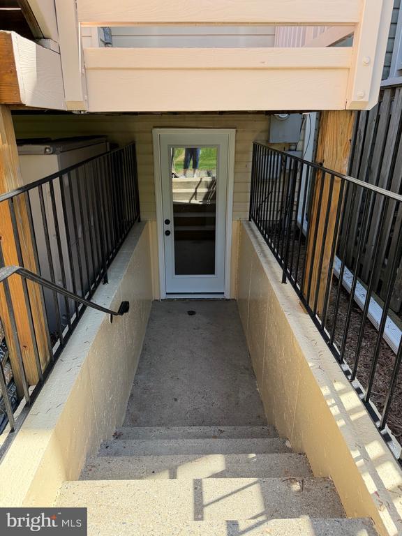 Building Photo - 6810 Ericka Ave