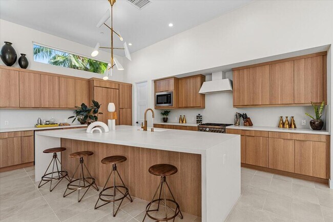 Building Photo - 446 Fountain Dr