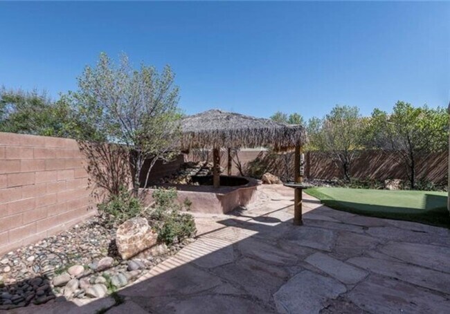 Building Photo - GORGEOUS 4 BEDROOM TWO STORY HOME