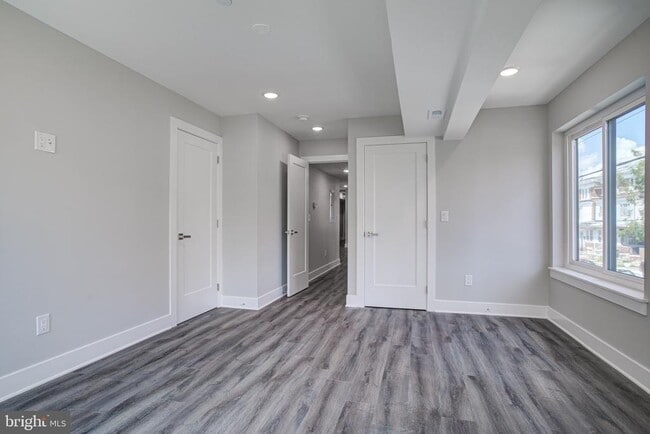 Building Photo - 540 S 52nd St