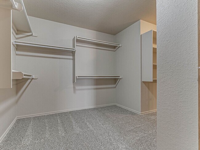 Building Photo - 4 Bed | 2 Bath | 2 Car Garage - Edmond Schools - North Hampton Addition