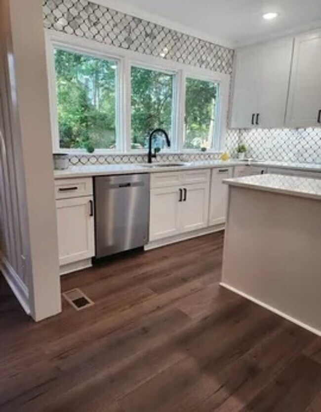 Building Photo - Fully Renovated 3 Bedroom 2 Bath Home in Forest Acres