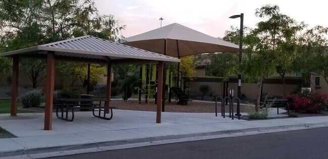 Building Photo - 2248 E Ottawa Ln