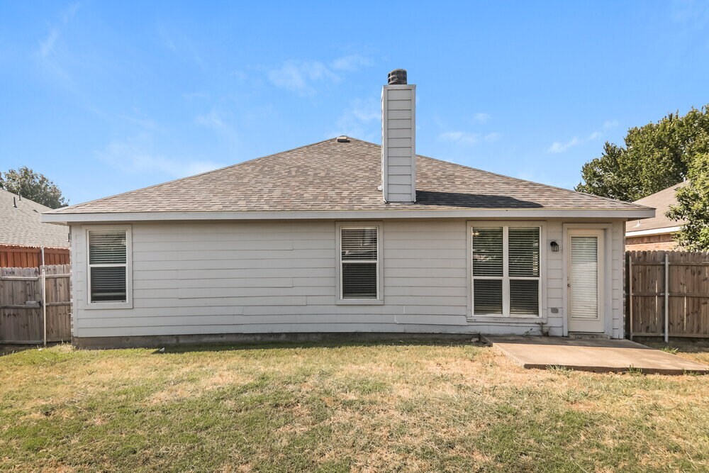 Building Photo - 904 Nancy Dr