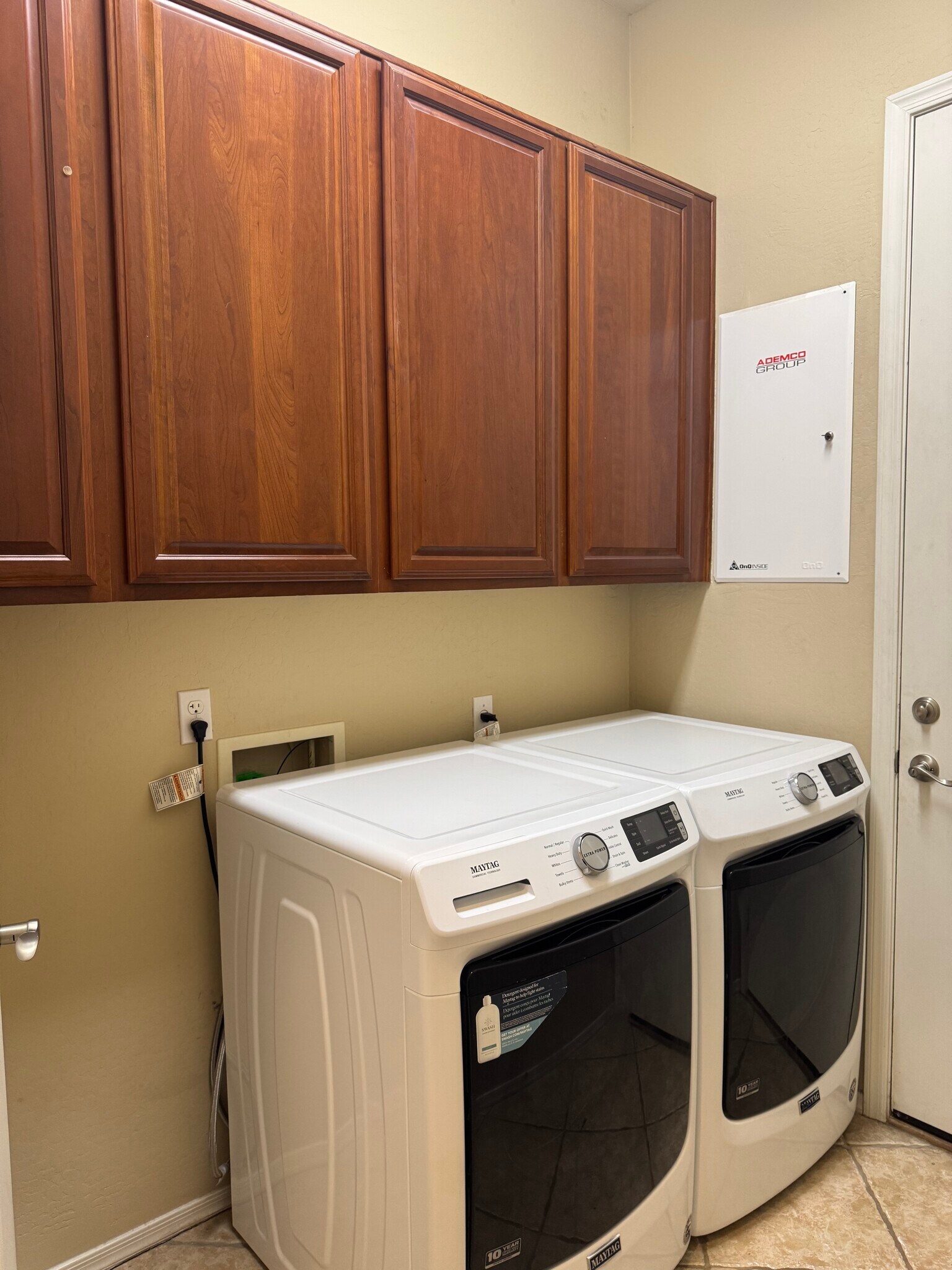 Building Photo - 10511 W Villa Hermosa