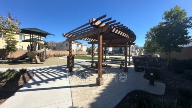 Building Photo - 1784 Julie Dr