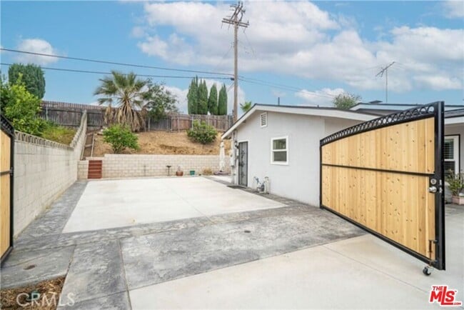 Building Photo - 7386 Alta Cuesta Dr