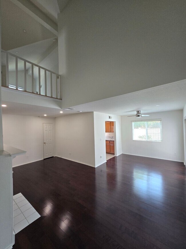 Building Photo - Beautiful Pasadena Townhouse