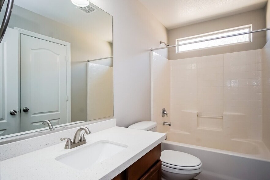 Building Photo - 8860 Ashley Park Ave