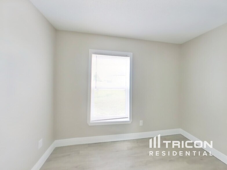 Building Photo - 1297 Voyager St