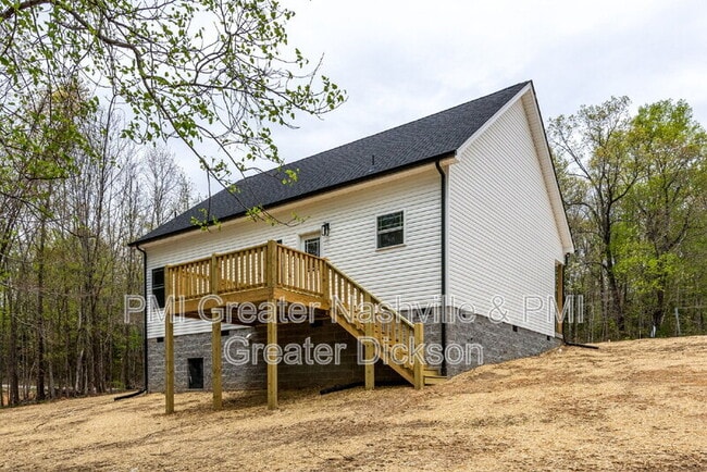 Building Photo - 732 Lucas Rd