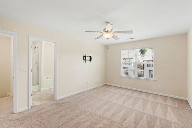 Building Photo - 108 Bella Pl