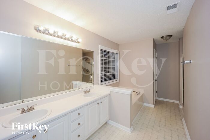 Building Photo - 1593 Willow Wood Trace