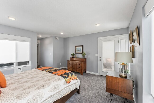 Building Photo - 6682 Serviceberry Dr