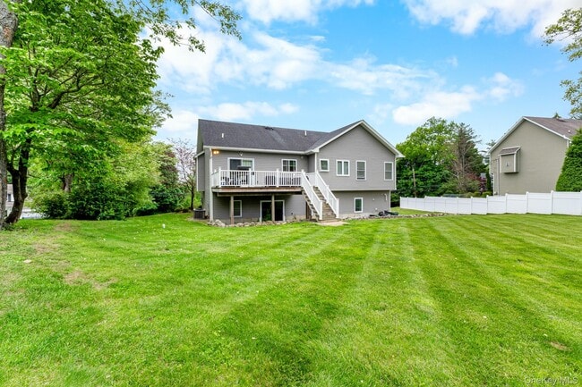 Building Photo - 69 Heights Rd