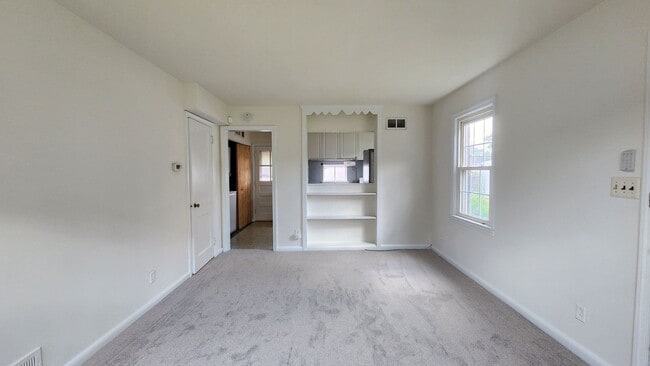 Building Photo - Duplex Close to Shirlington
