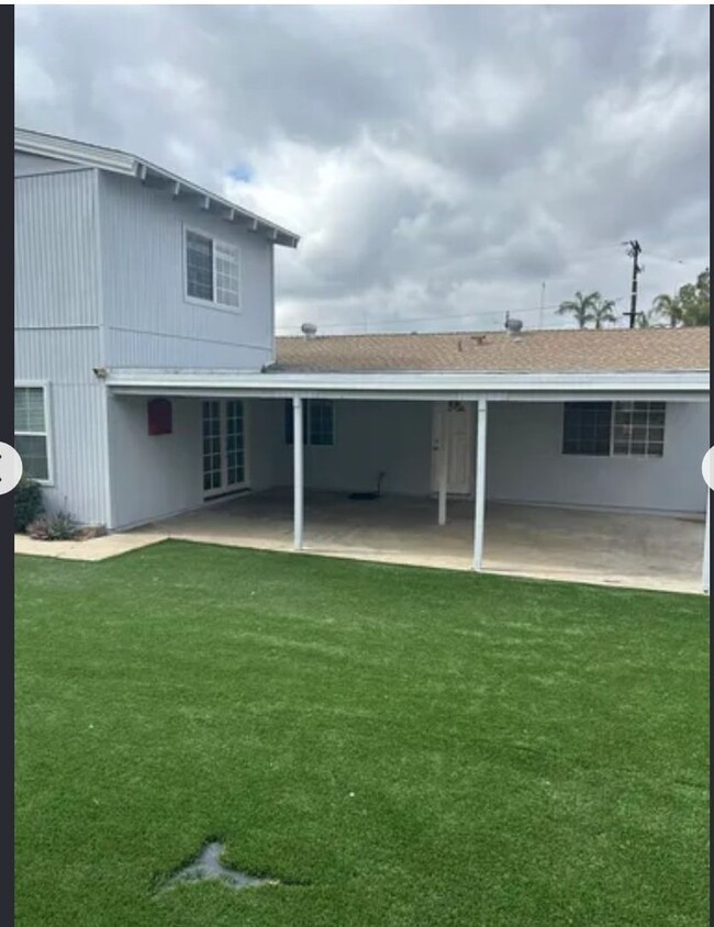 Building Photo - Lovingly maintained 5 bedroom 2 bath 1,922...