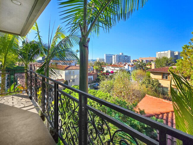 Building Photo - 10795 Wilshire Blvd