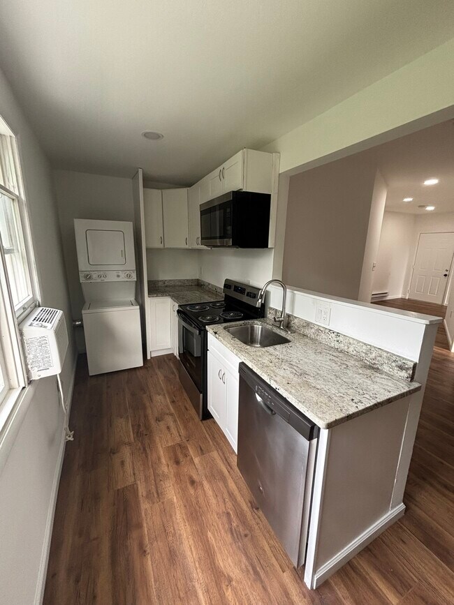 Building Photo - 437 Schwartz Ave