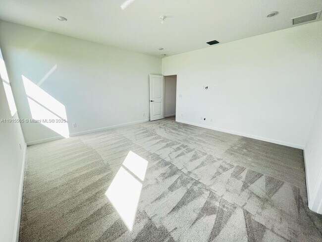 Building Photo - 1079 Haywagon Trl