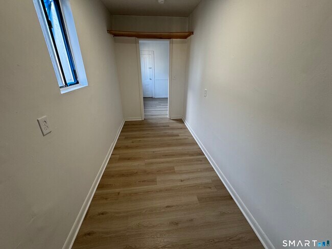 Building Photo - 57 Seaside Ave