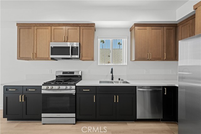 Building Photo - 1039 W 43rd St