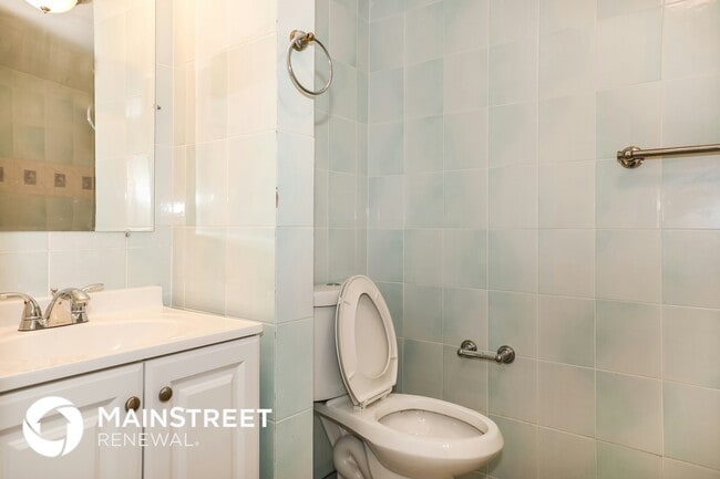 Building Photo - 212 Grant Dr