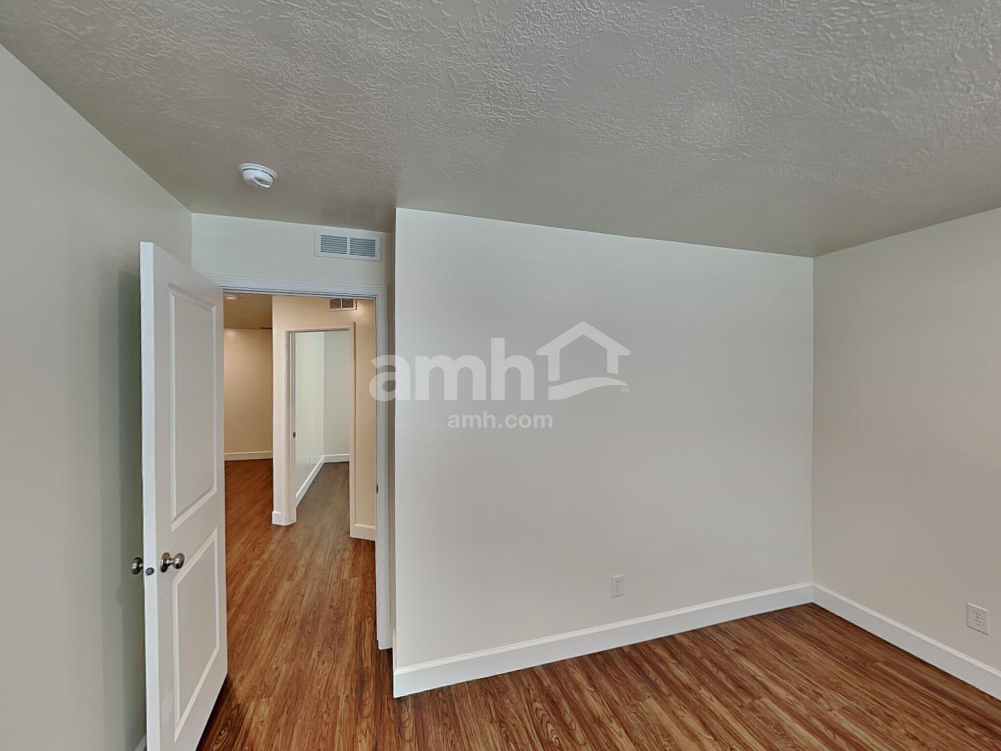 Building Photo - 1176 Wagon Way