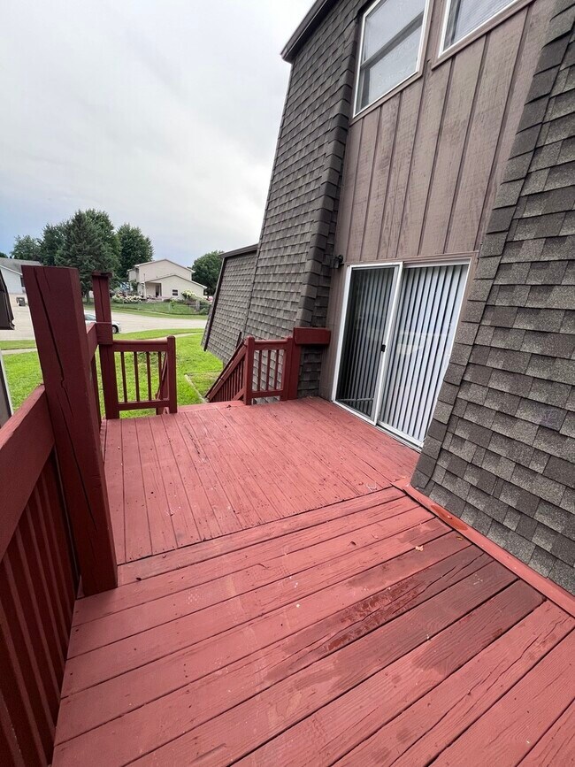 Building Photo - 1637 Sheffield Dr