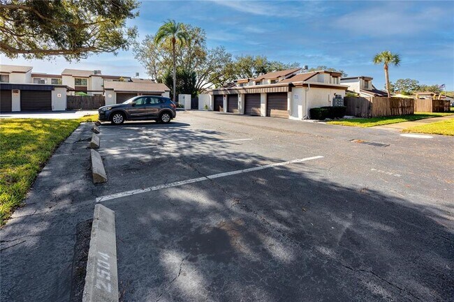 Building Photo - 2095 Sunset Point Rd