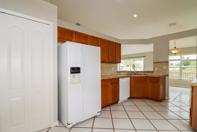 Building Photo - 9329 Crandon Ln