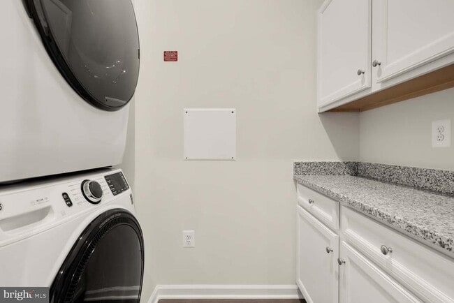 Building Photo - 4113 -B Chickadee Ct