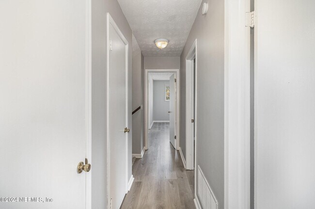 Building Photo - 2867 Holly Bay Rd