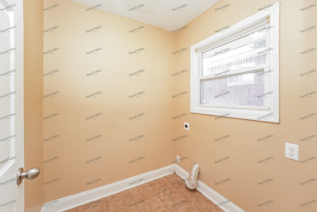Building Photo - 4688 E 178th St