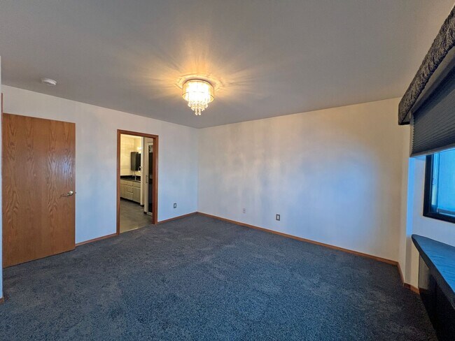 Building Photo - Stunning 4 Bedroom 2.5 Bath with Peek-a-Boo View of Puget Sound