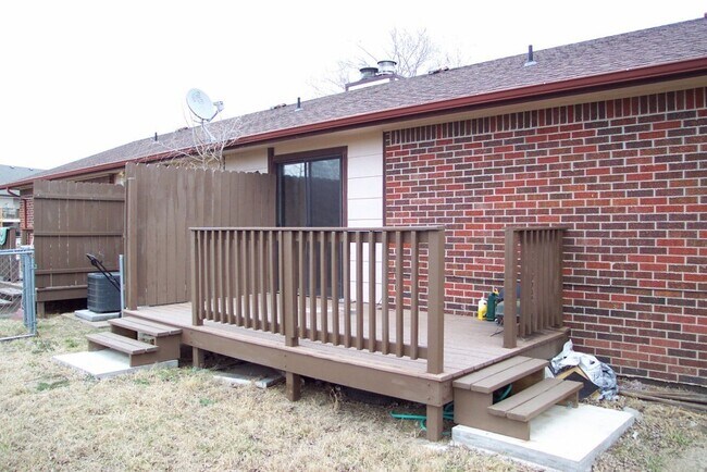 Building Photo - 437-439 N. Countryside Ct. Andover