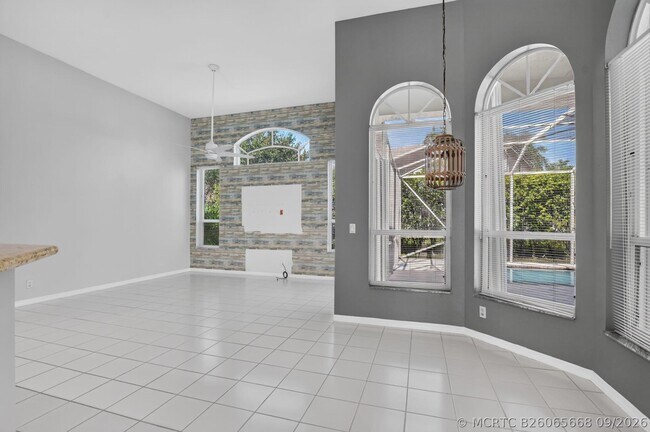 Building Photo - 10031 Lexington Estates Blvd