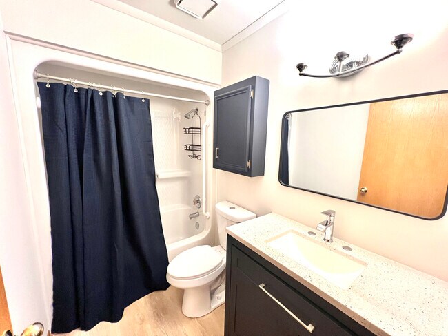 Building Photo - 10418 S Keating Ave