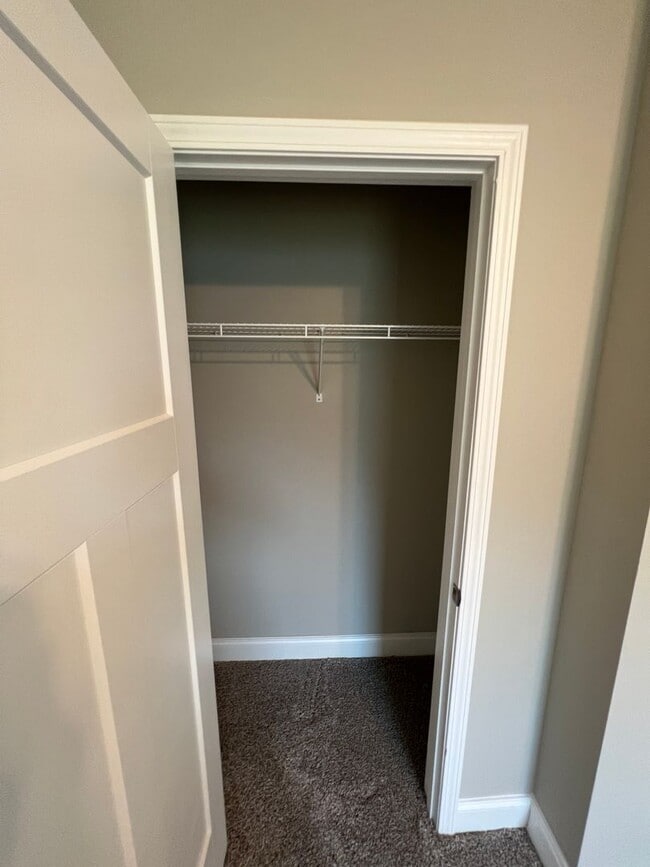 Building Photo - 406 St George Wy