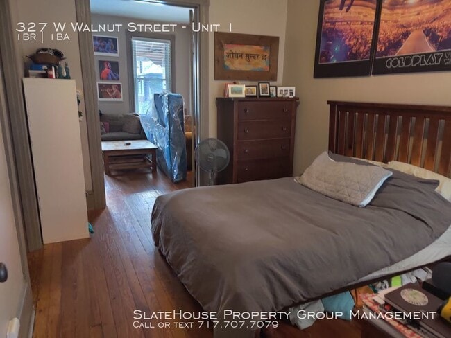 Building Photo - Quaint Walnut Street Apartment!