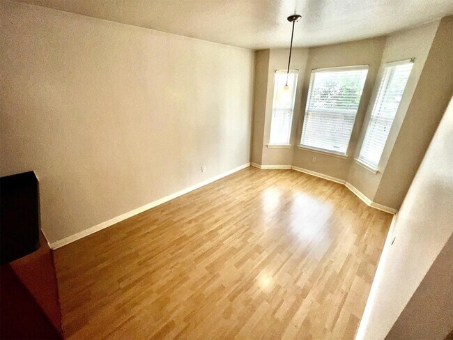 Building Photo - 803 Sable Trail Ct