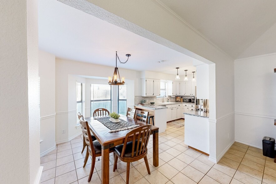 Building Photo - 941 Lakeridge Dr