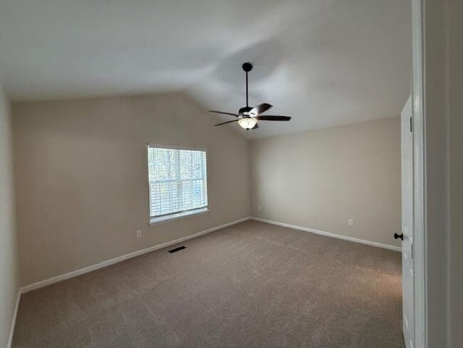 Building Photo - 201 Holmby Ct